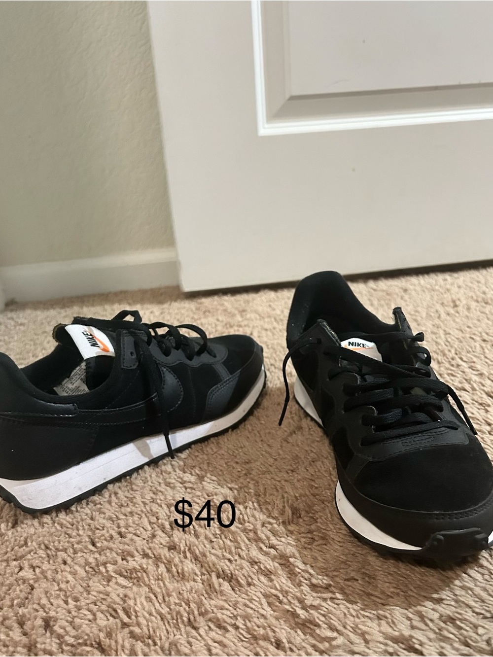 Nike Black and White Retro-Style Men's Sneakers